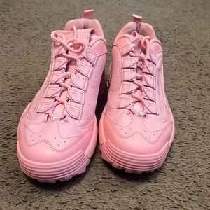 Light pink Fila tennis shoe